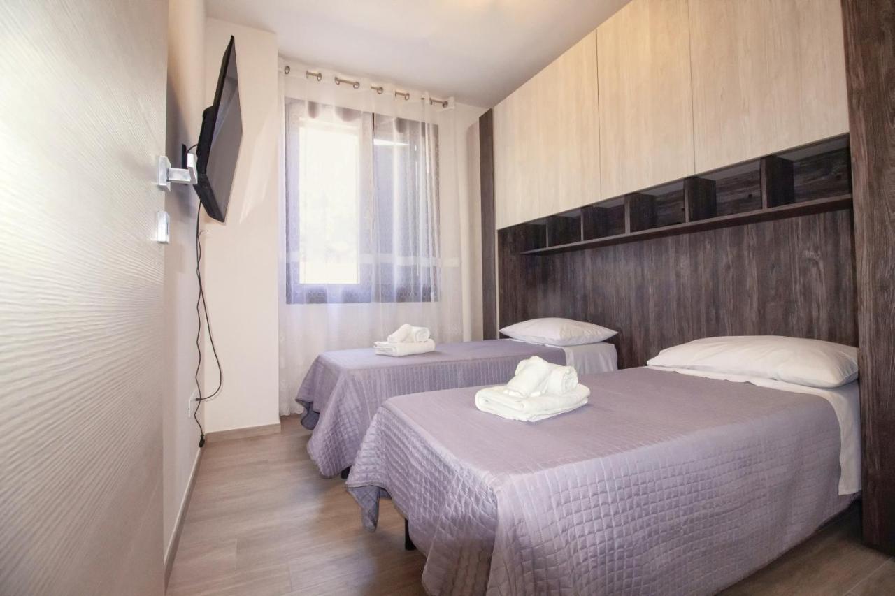 Dd House Family Holiday Apartment Cecina  Extérieur photo
